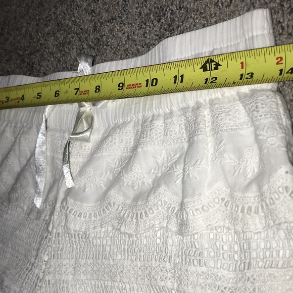 NWOT Lace Shorts & Express strappy tank - Picture 5 of 9